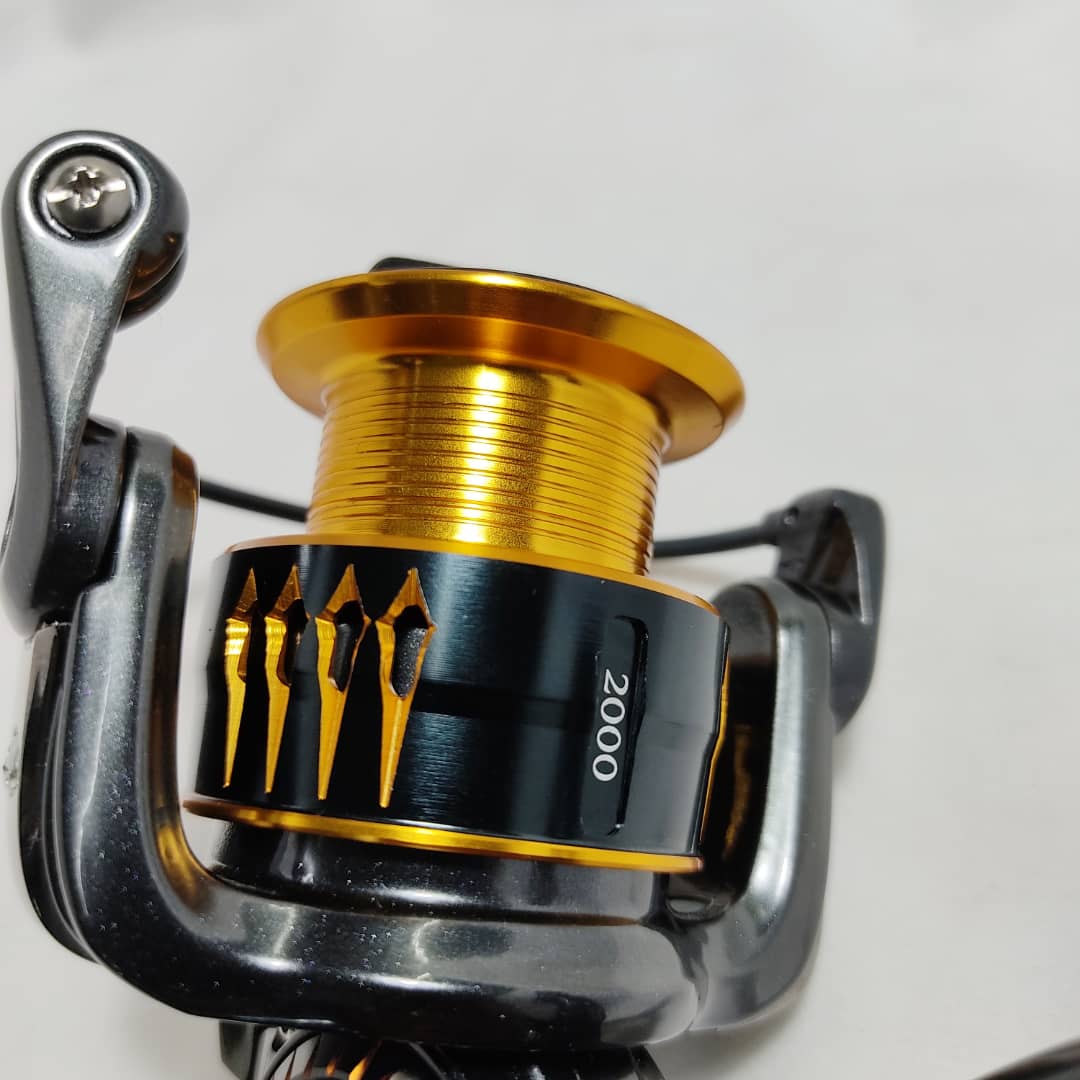 Carrete Bullzen Thrones SW 4000 Spinning Reel